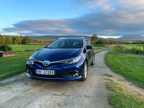 Toyota Auris 2016 photo 3