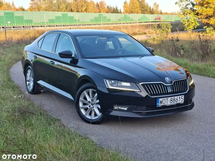 Skoda Superb 2019 photo 2