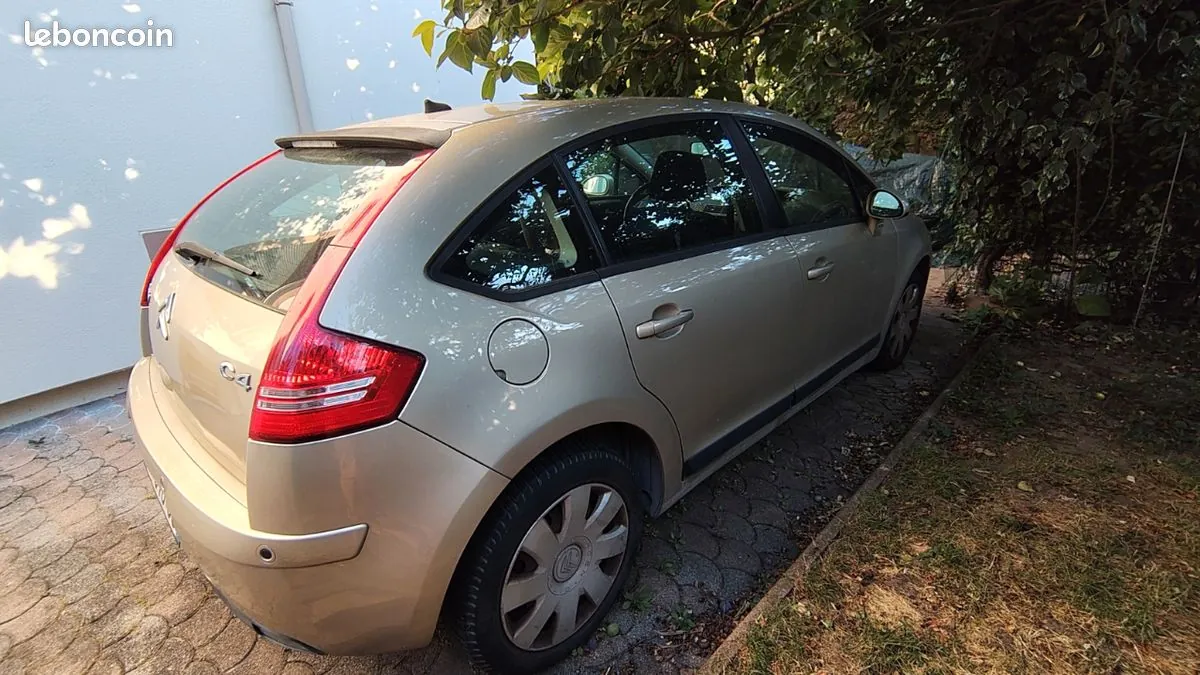 Citroen C4 2006 photo 2