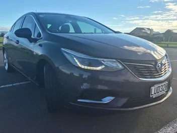 Holden Astra 2018 photo 3