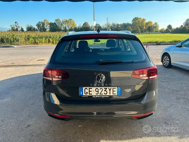 Volkswagen Passat Variant 2021 photo 4