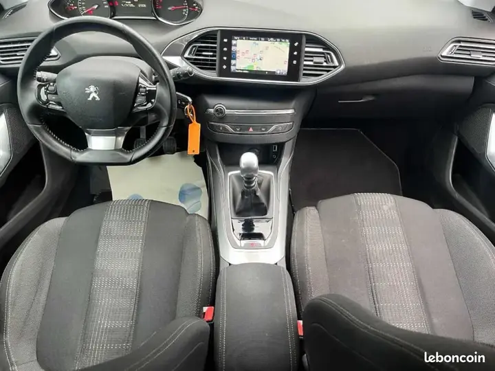 Peugeot 308 2015 photo 5