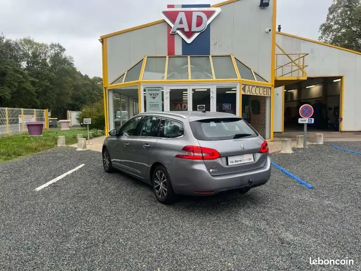 Peugeot 308 2015 photo 2