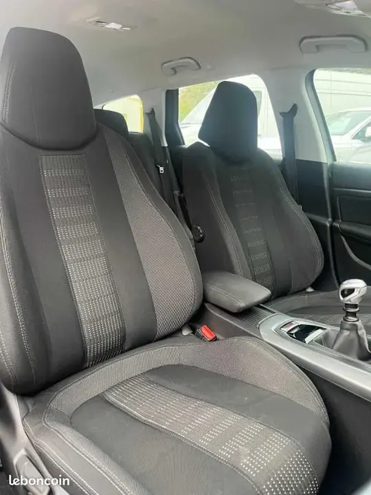 Peugeot 308 2015 photo 3