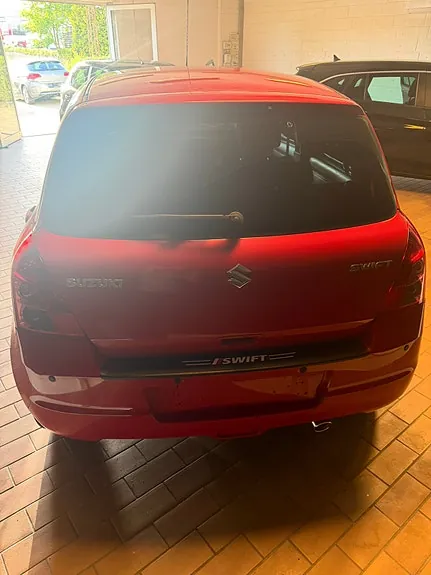 Suzuki Swift 2010 photo 3