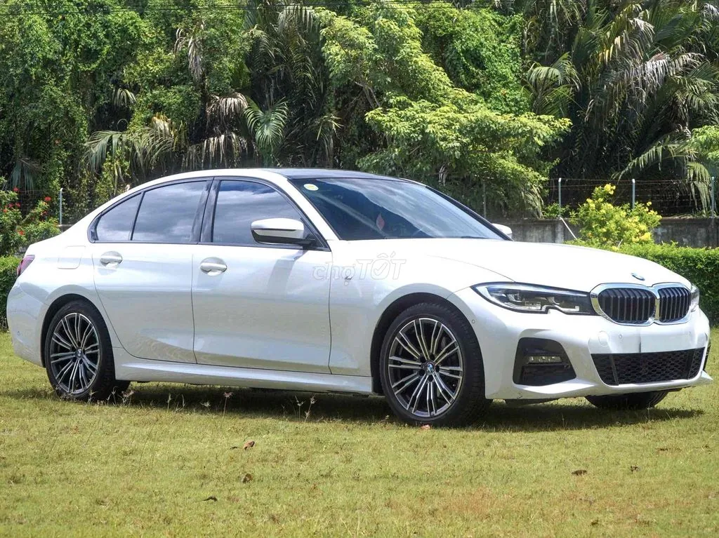 BMW 3 Series 2022 photo 3