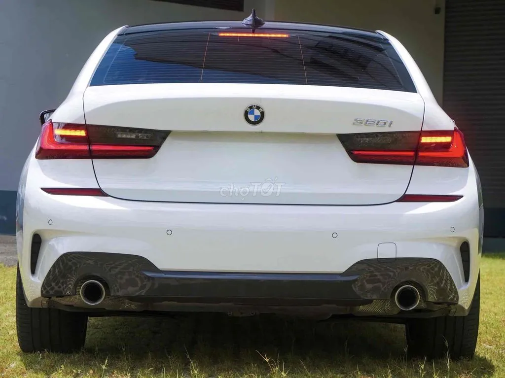 BMW 3 Series 2022 photo 4