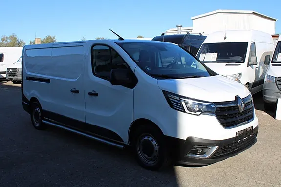 Renault Trafic 2022 photo 2