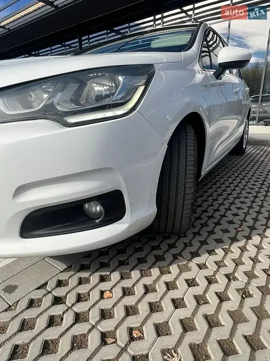 Citroen C4 2017 photo 3