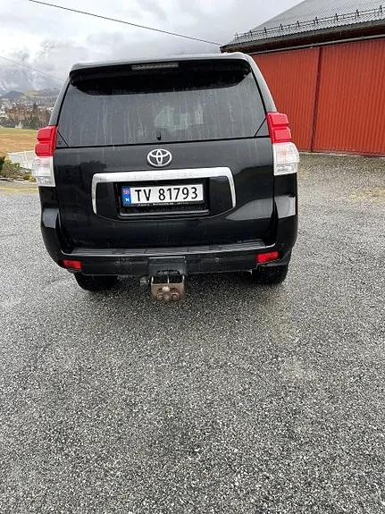 Toyota Land Cruiser 2010 photo 3