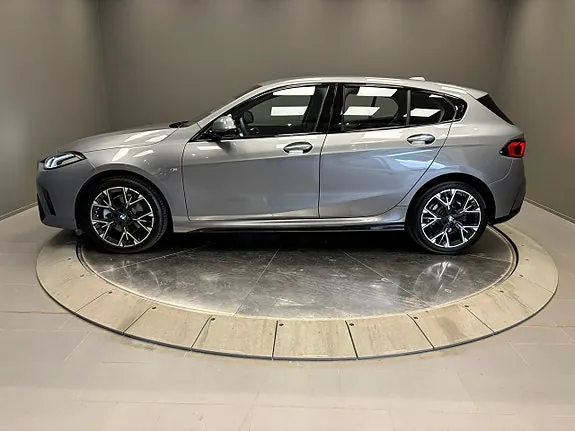 BMW 120 2025 photo 2