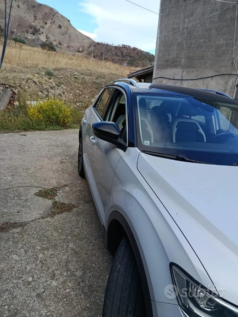 Volkswagen T-Roc 2019 photo 2