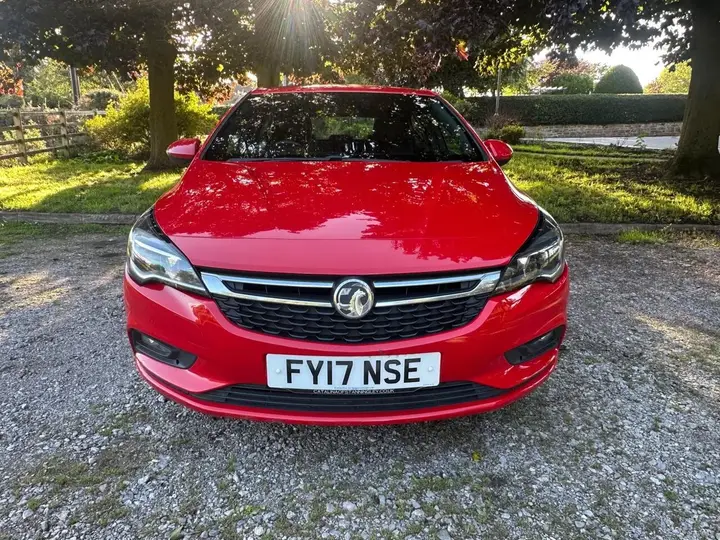 Vauxhall Astra 2017 photo 2