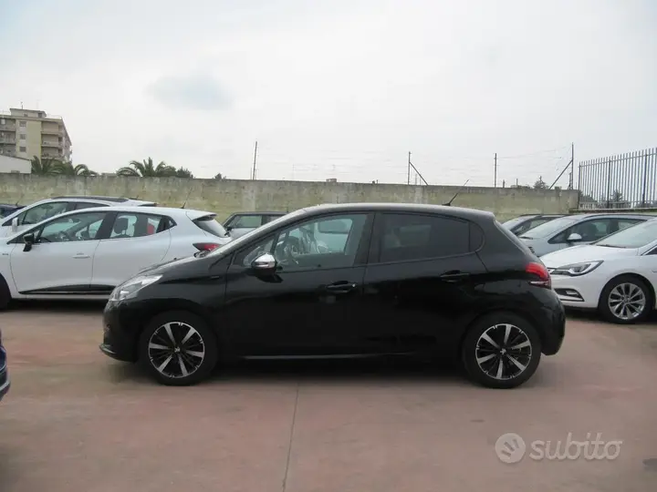 Peugeot 208 2020 photo 2
