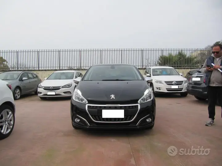 Peugeot 208 2020 photo 3