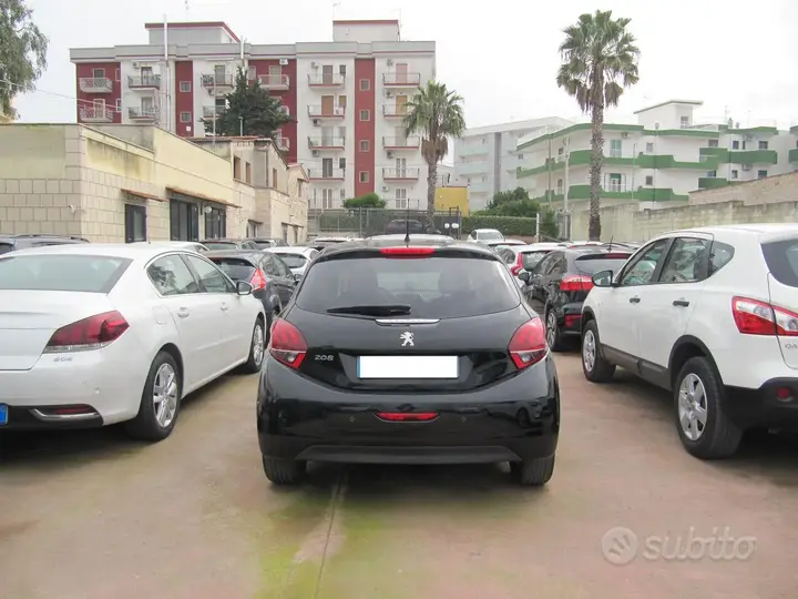 Peugeot 208 2020 photo 4