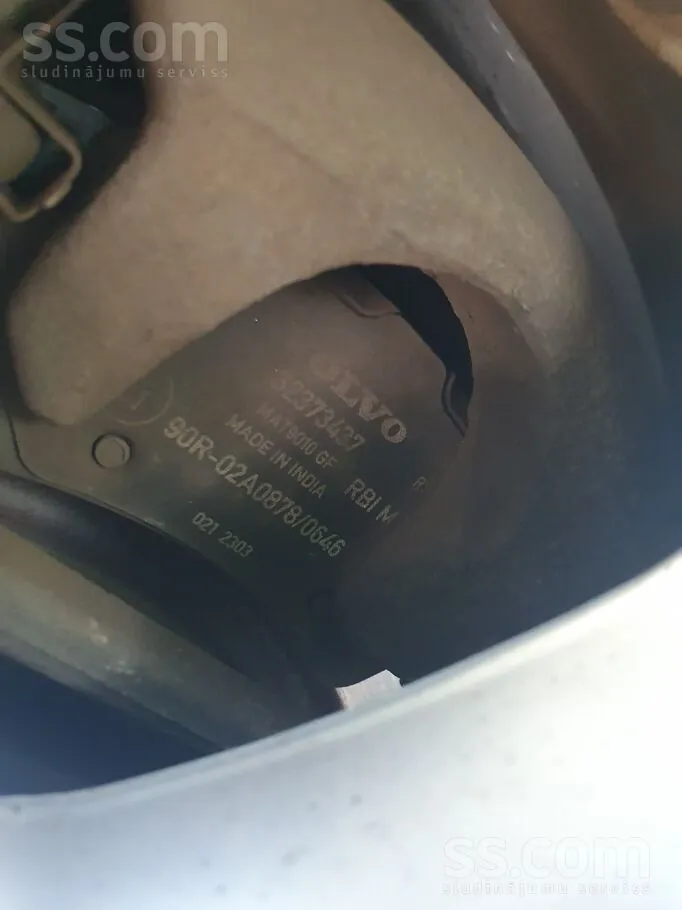 Volvo V70 2010 photo 2