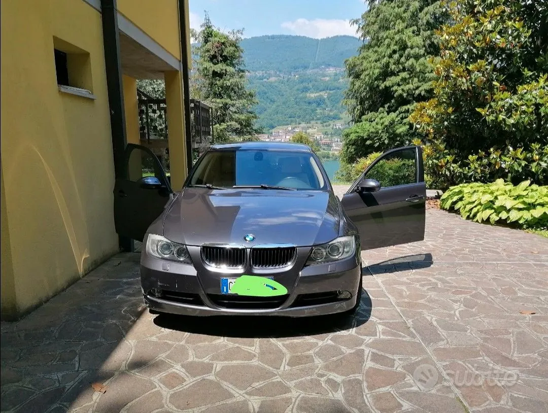 BMW 3 Series 2005 photo 2