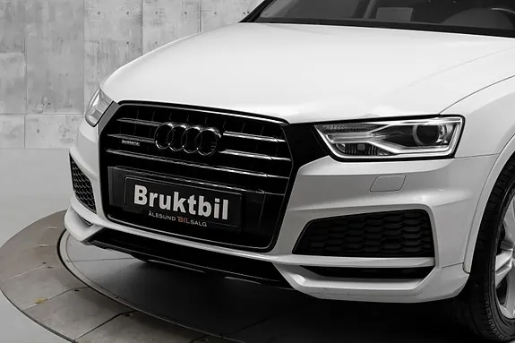 Audi Q3 2018 photo 2