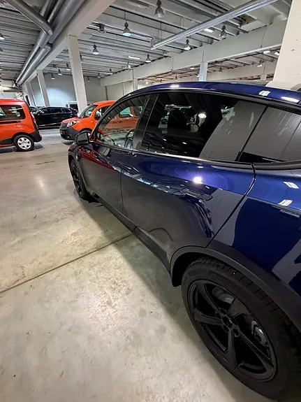 Tesla Model Y 2026 photo 3
