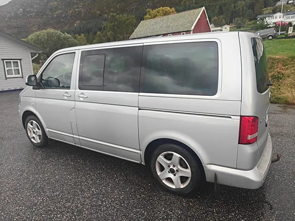 Volkswagen Multivan 2010 photo 5