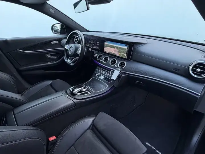 Mercedes-Benz E-Class 2017 photo 3