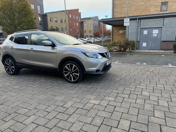 Nissan Qashqai 2015 photo 2