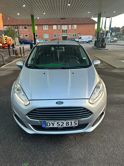 Ford Fiesta 2013 photo 2