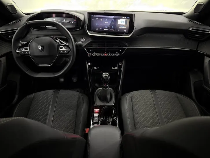 Peugeot 2008 2025 photo 3