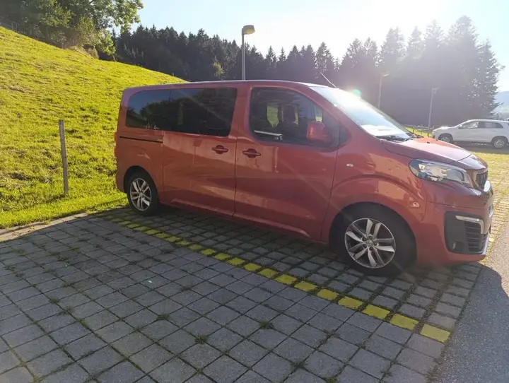 Peugeot Traveller 2019 photo 3