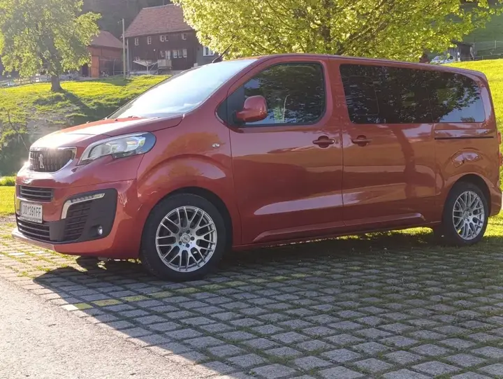 Peugeot Traveller