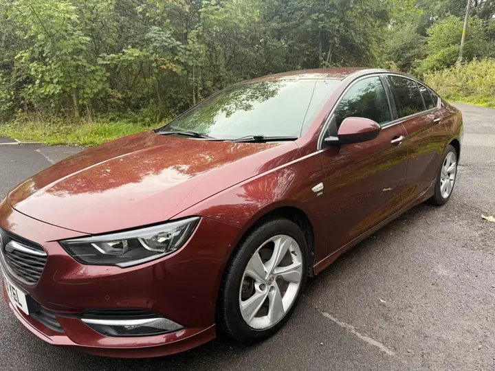 Vauxhall Insignia 2019 photo 2