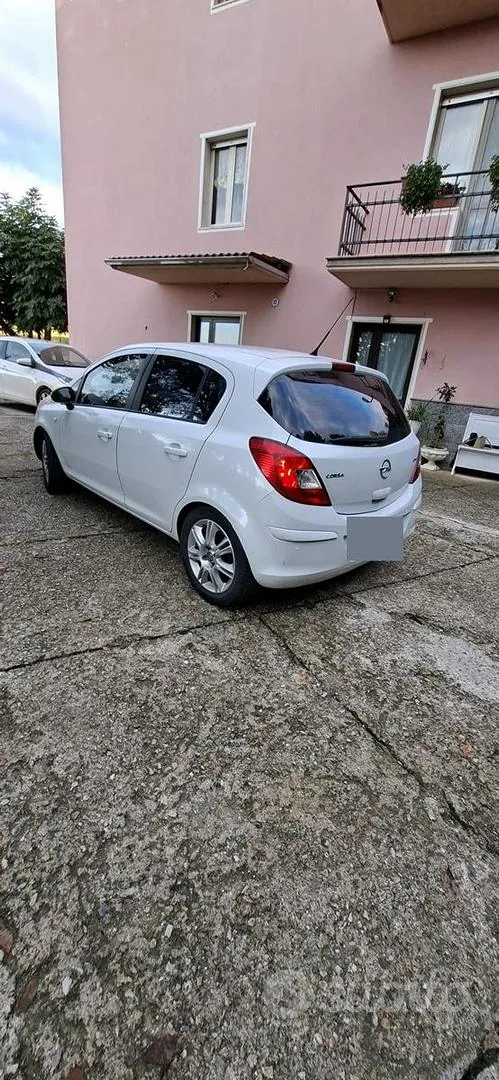Opel Corsa 2011 photo 3