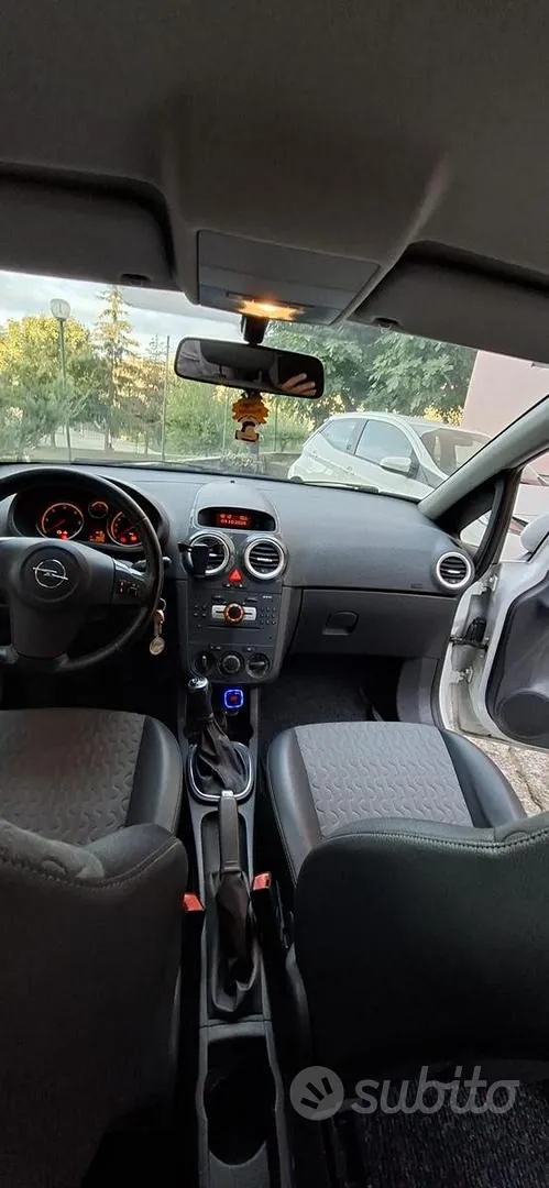 Opel Corsa 2011 photo 4