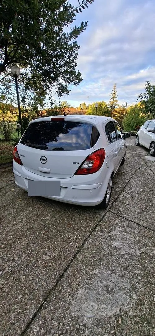 Opel Corsa 2011 photo 2
