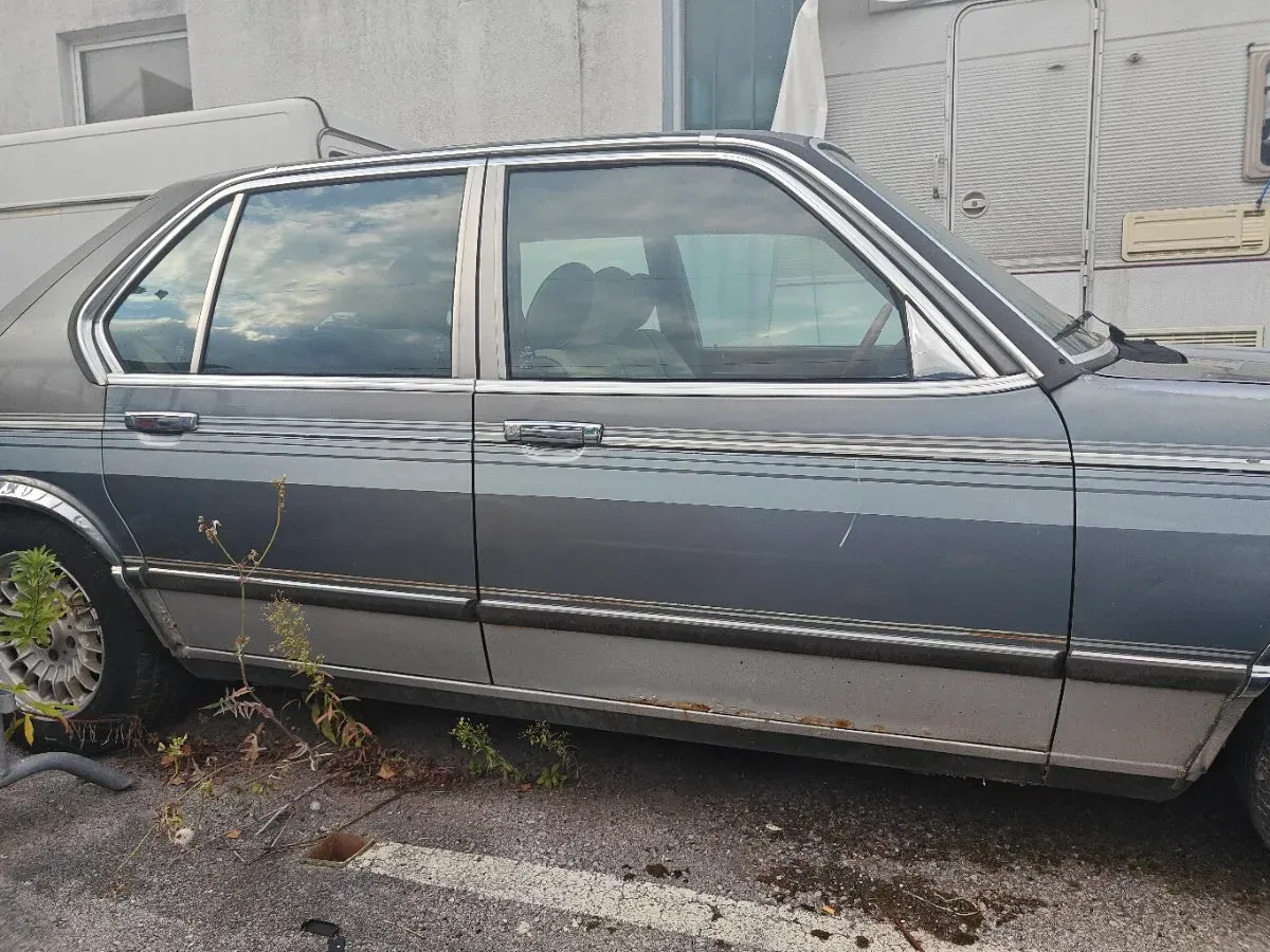 BMW 7 Series 1980 photo 3