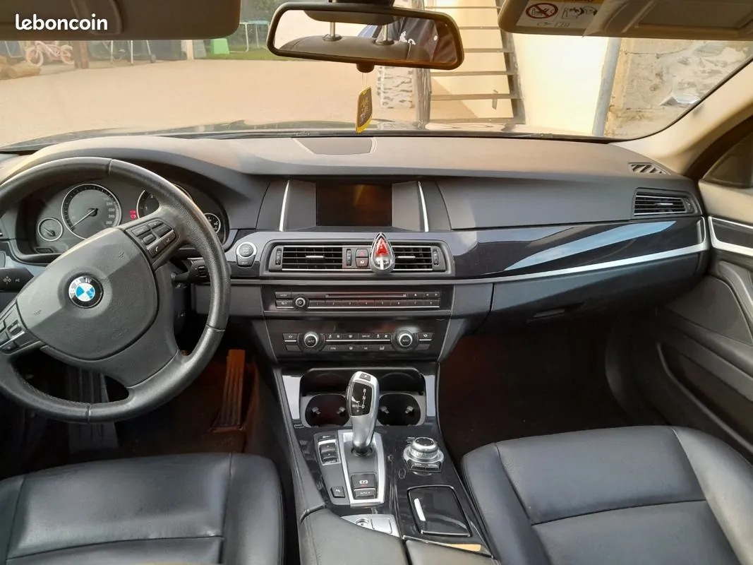 BMW 5 Series 2016 photo 3