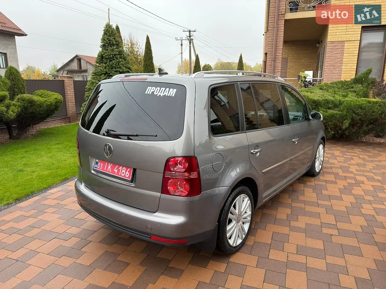 Volkswagen Touran 2009 photo 4