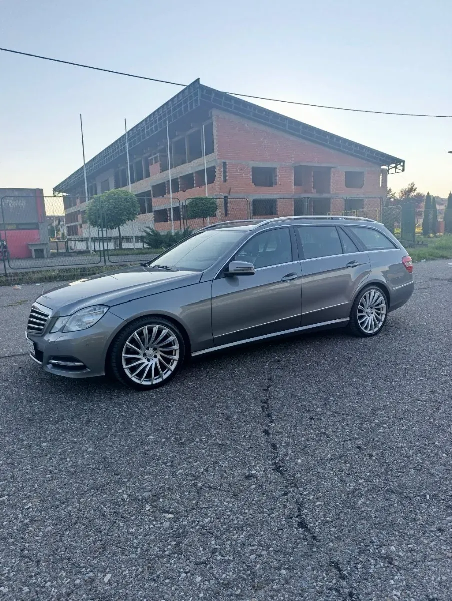 Mercedes-Benz E-Class 2010 photo 2