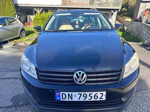 Volkswagen Passat 2012 photo 2