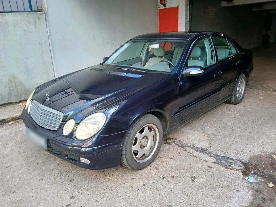 Mercedes-Benz E220