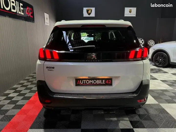 Peugeot 5008 2017 photo 3