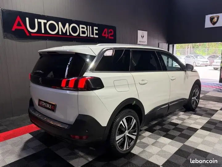 Peugeot 5008 2017 photo 5