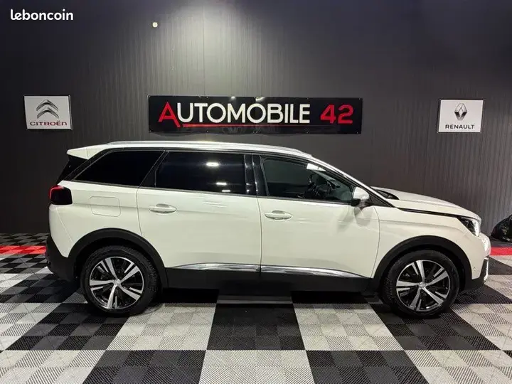 Peugeot 5008 2017 photo 2