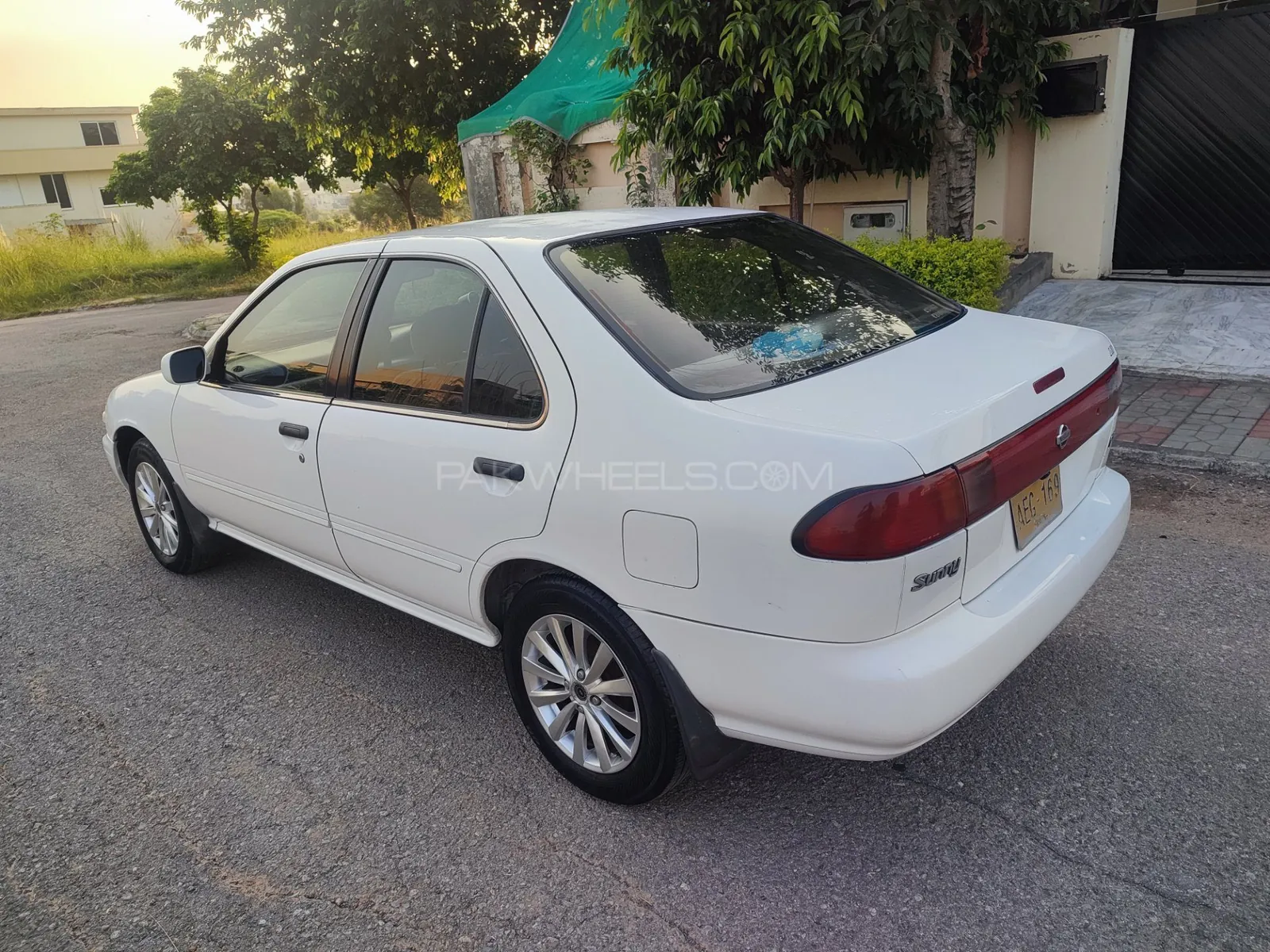 Nissan Sunny