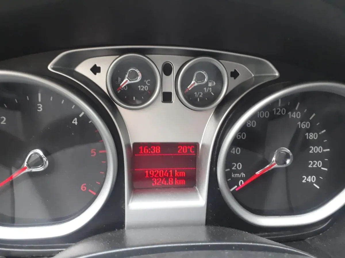 Ford Focus 2009 photo 3