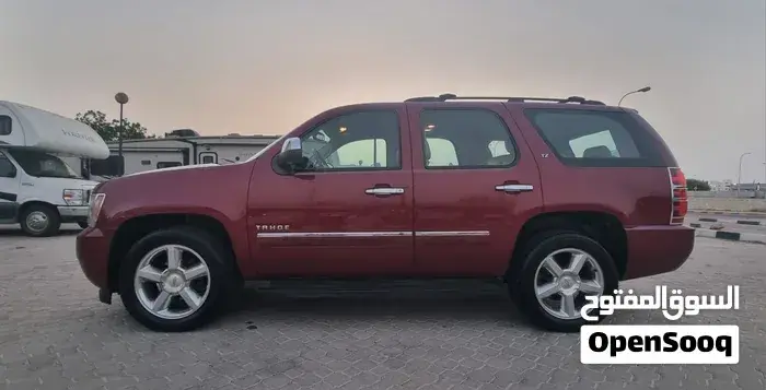 Chevrolet Tahoe 2011 photo 2