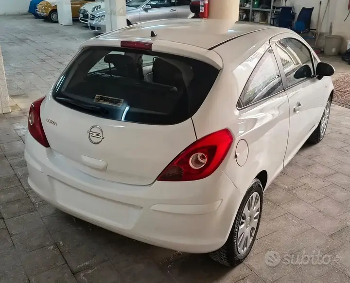 Opel Corsa 2012 photo 4