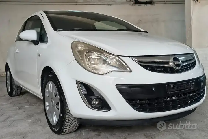 Opel Corsa 2012 photo 2