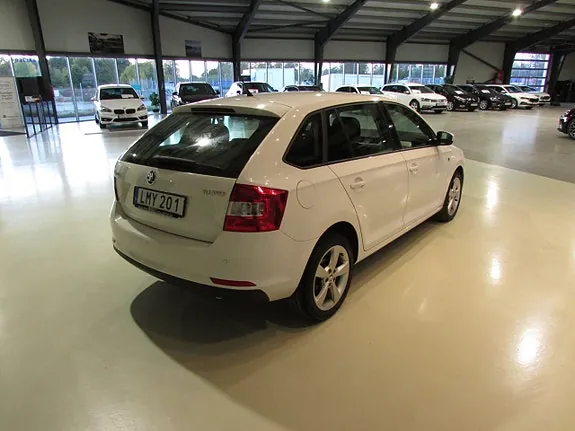 Skoda Rapid 2015 photo 5